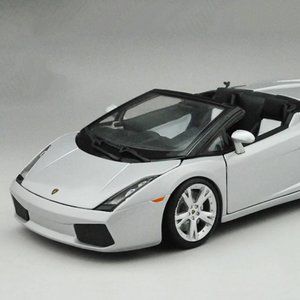 LAMBORGINI Gallardo 1/18 Maisto Spyder car model